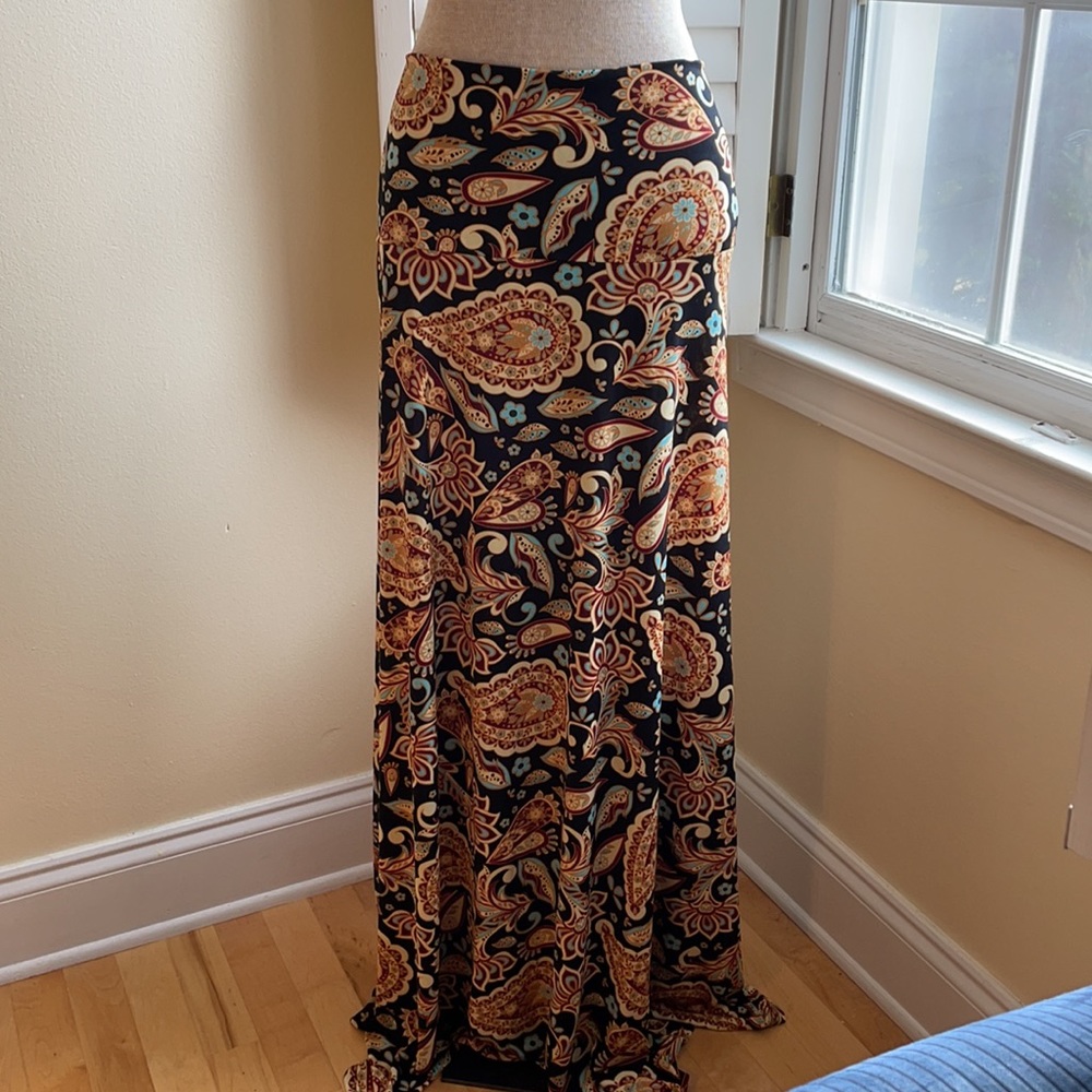 Maxi skirt, LueLaRoe, fun flirty pattern- medium